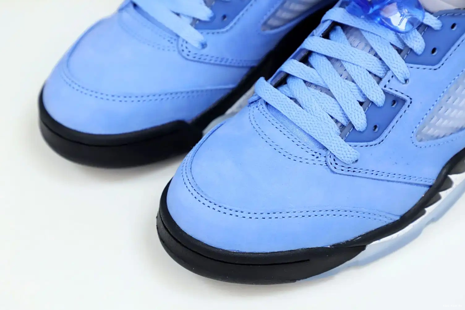 SE 401 BLEU UNIVERSITY JORDAN DV1310 AIR 5 BLACK-WHITE RETRO BLUE Kimikick 0511